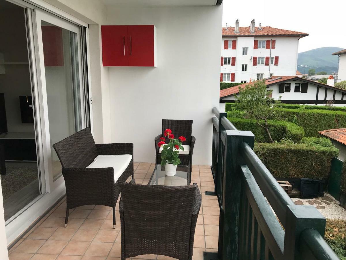 Port Bidassoa - T2 Coquet, Parking, Lit Xxl, Wifi, Pres De La Gare Hendaye Exterior photo